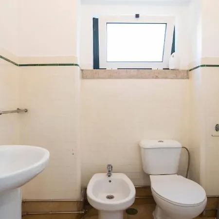 Brand New Fully Furnished Just 20 Meters From Anjos Metro Station 13 Lissabon